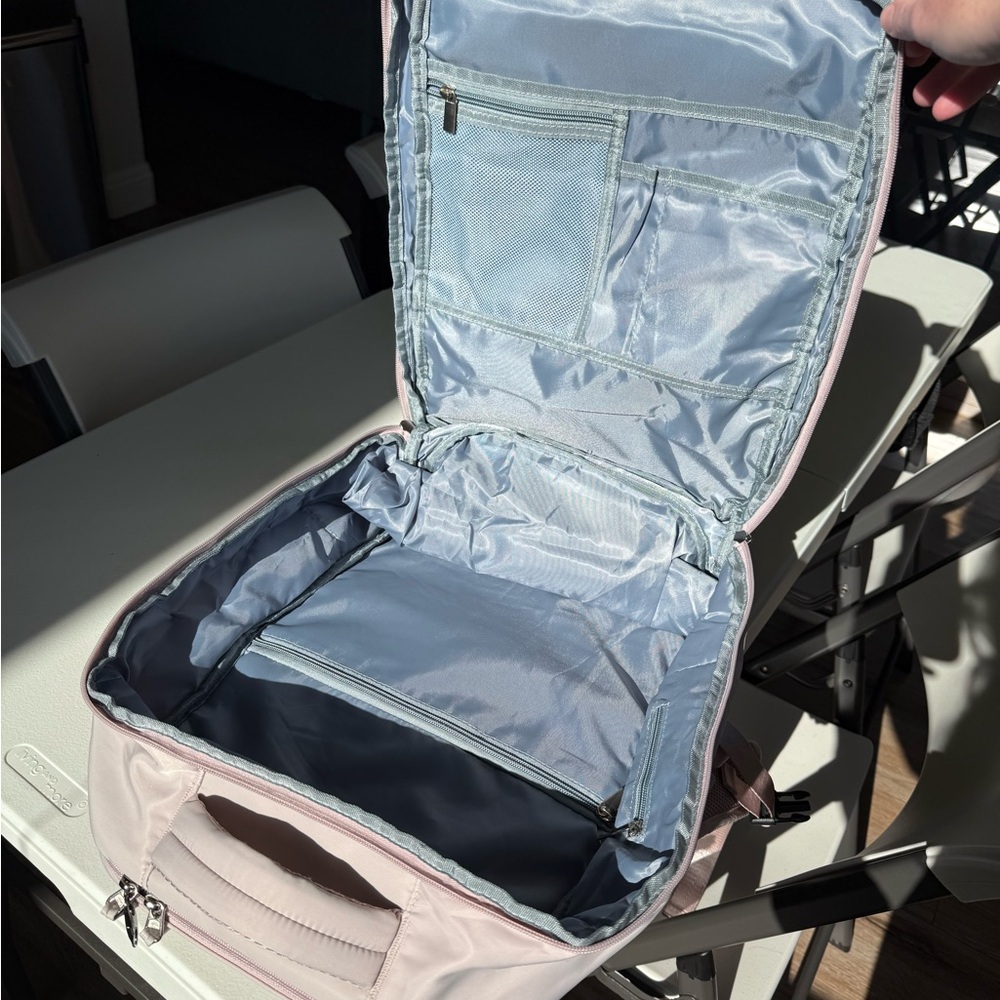Beautiful Pink Travel Backpack with laptop compartment***NOT BEIS** - Picture 3 of 14